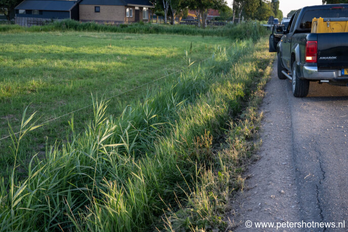 Het spoor waar de auto naast de weg kwam